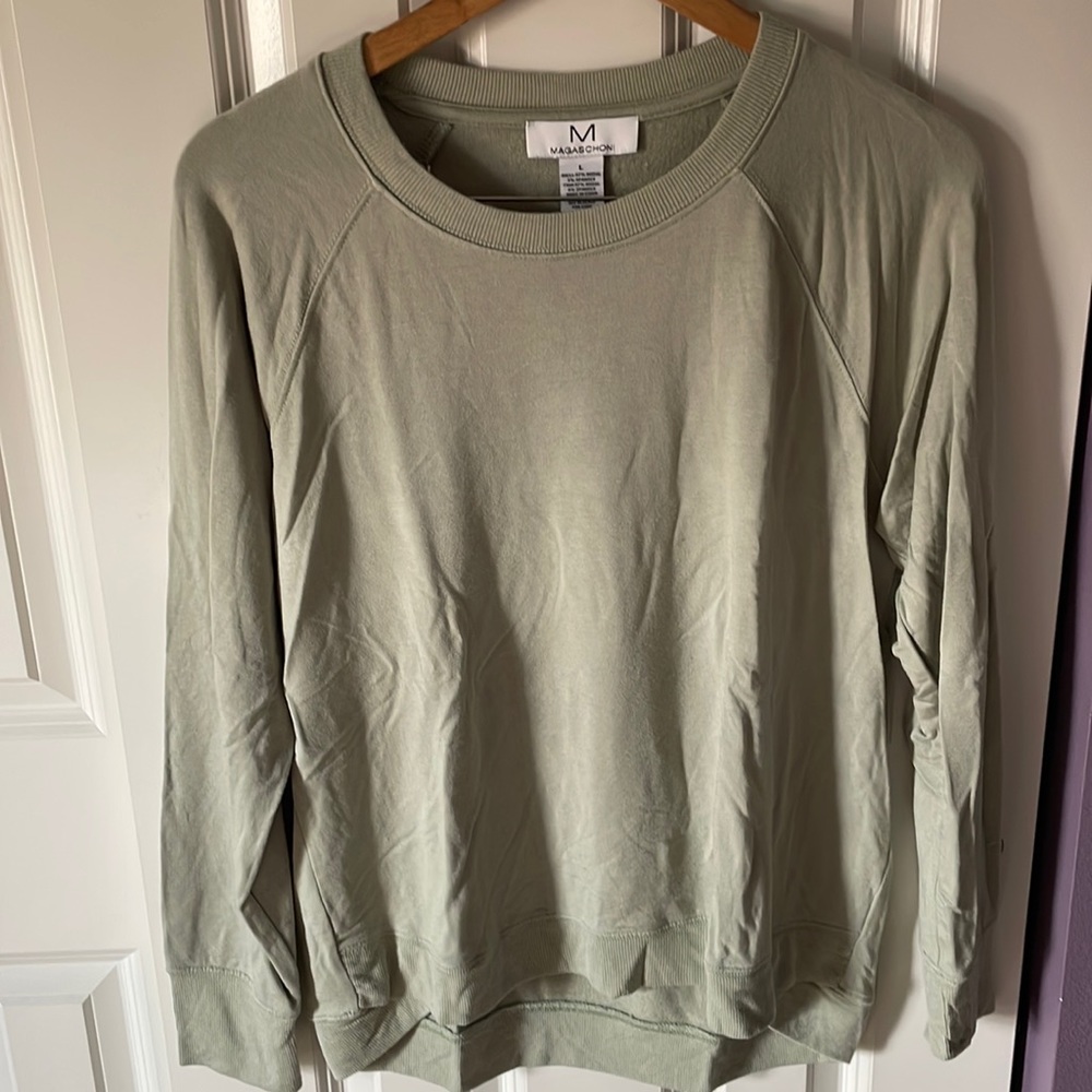 Women’s crew neck sweatshirt